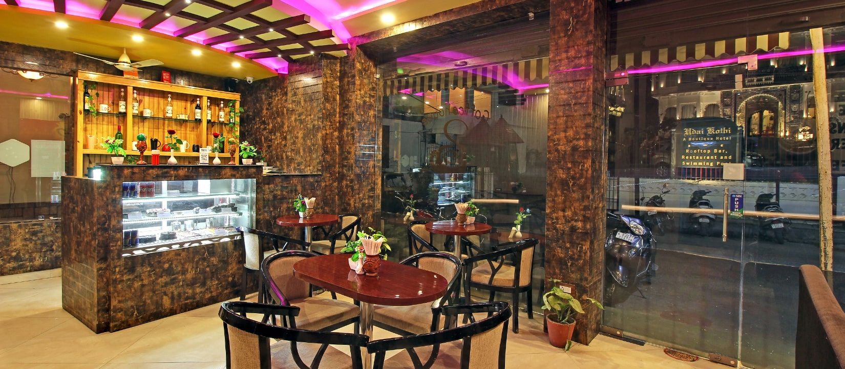 restaurant-harigarh-udaipur-slide003